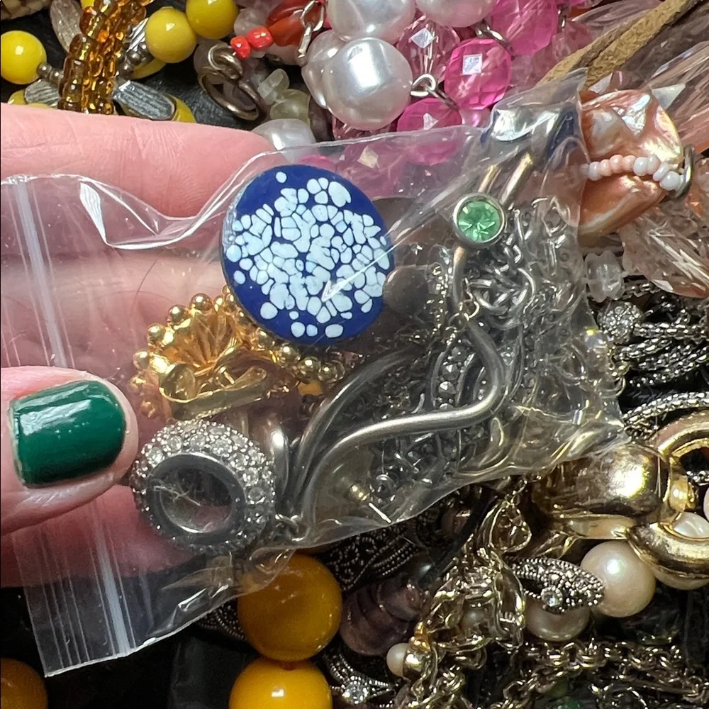 Gallon Bag Lot of Craft Jewelry Some Wearable - Picture 8 of 17